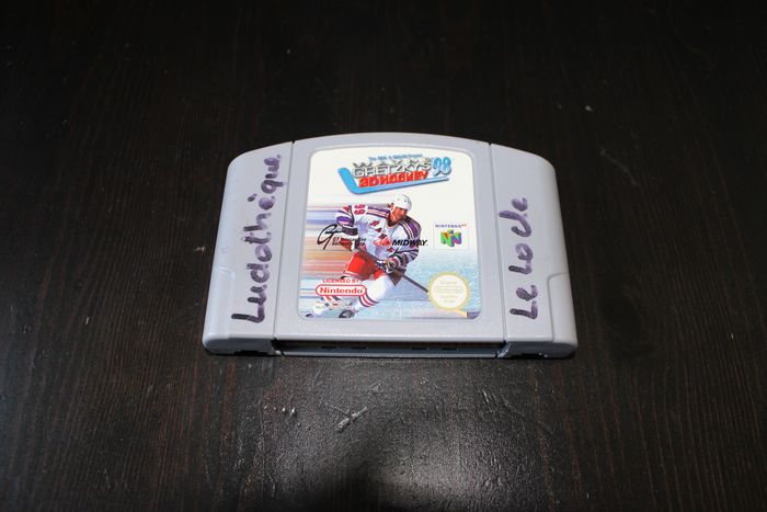 Wayne Gretzky's 3D Hockey '98